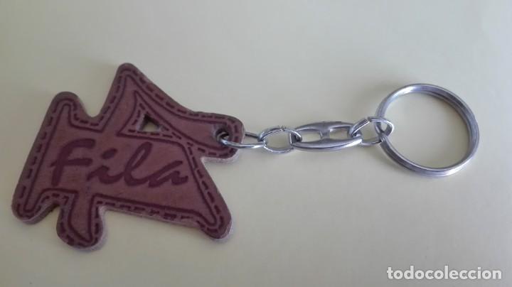 Coleccionismo de llaveros: Llavero disco pub Fila calle Ram&oacute;n y Cajal Santa Cruz de Tenerife