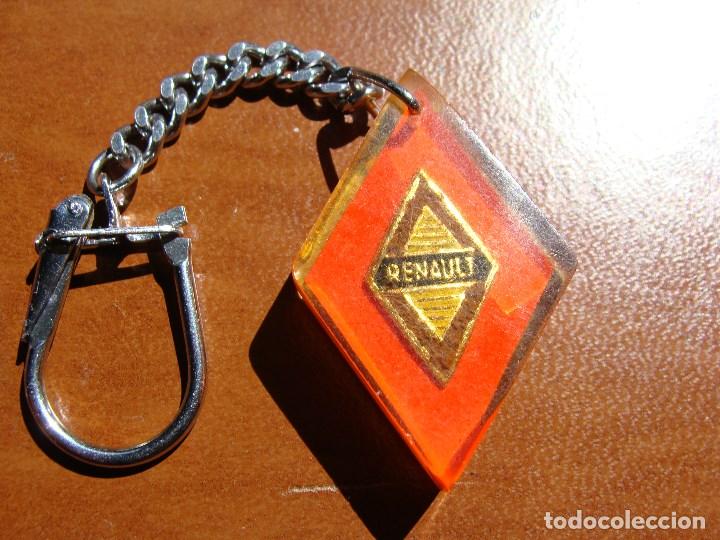 Sammlung von Schl&uuml;sselanh&auml;ngern: LLAVERO ANTIGUO DE COLECCION RENAULT CONCESIONARIO ZARAGOZA ROJO