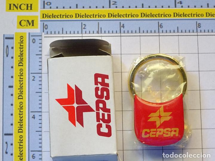 Collection of Keychains: LLAVERO DE COCHES / MOTOS. CEPSA GASOLINERAS ESTACIONES SERVICIO. CON CAJA