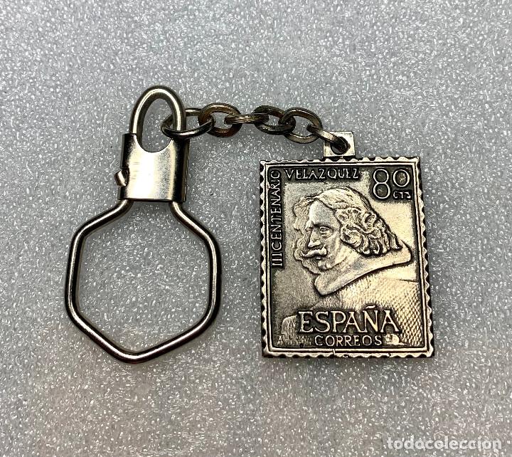 Collectionnisme de portes-cl&eacute;s: 193.ANTIGUO LLAVERO SELLO III CENTENARIO DE VELAZQUEZ (LA ALIANZA ESPA&Ntilde;OLA S.A. SEGUROS - SEVILLA)