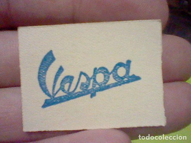 Coleccionismo de llaveros: VESPA MOTOCICLETA CROMO PVBLICIDAD N&ordm; 99 SIN PEGAR A&Ntilde;OS 50 TOMBOLA VIVIENDA 4 X 3 CMS