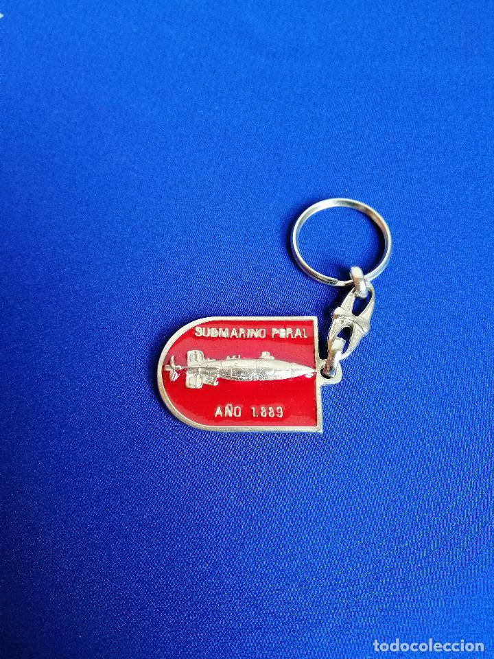 Collection of Keychains: LLAVERO SUBMARINO PERAL- ESMALTADO
