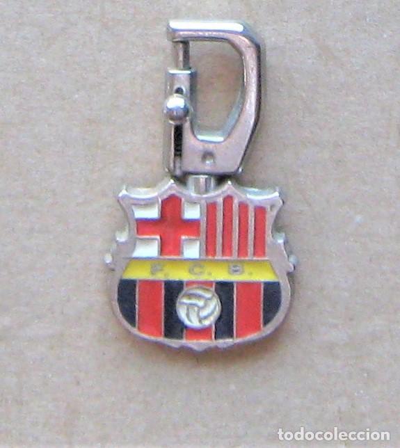 Collection of Keychains: LLAVERO FC BARCELONA LOGO + ENGANCHABLE MUY ANTIGUO FUTBOL METAL KEYRING KEY CHAIN R166