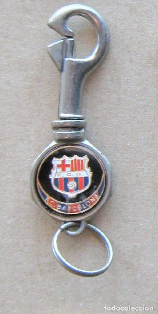 Collection of Keychains: LLAVERO FC BARCELONA ENGANCHABLE A&Ntilde;OS' 70 + CAMP NOU FUTBOL METAL KEYRING PORTE-CLES R187-R