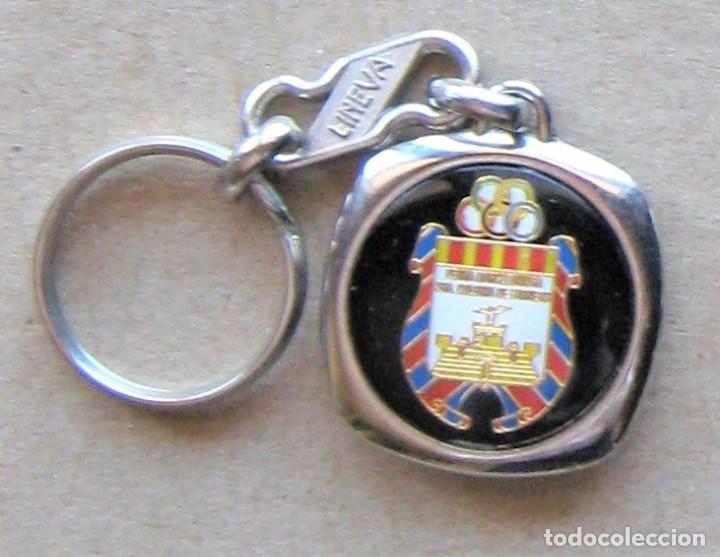 Sammlung von Schl&uuml;sselanh&auml;ngern: LLAVERO FC BARCELONA PENYA BARCELONISTA SANTA COLOMA FARNES 25 A&Ntilde;OS FUTBOL METAL KEYRING R238