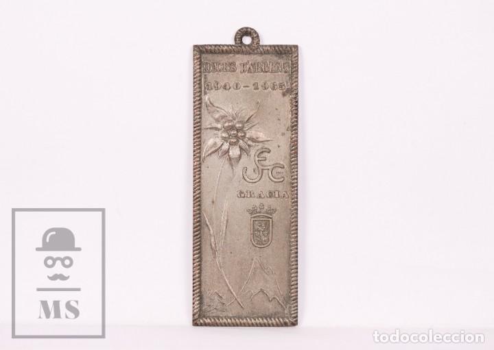 Coleccionismo de llaveros: Placa de Llavero Conmemorativo Uni&oacute; Excursionista de Catalunya / UEC Gracia,Noces d'Argent 1940-1965