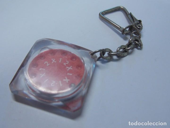 Coleccionismo de llaveros: ANTIGUO LLAVERO - QUINIELA CON PUBLICIDAD - ALQUILER SIN CHOFER ZURISCAR S.A ...L2792