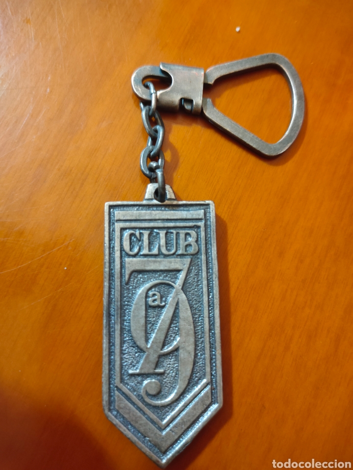 Coleccionismo de llaveros: ANTIGUO LLAVERO CLUB 7 A 9 TENIS MESA 1931-1981 CINCUENTENARIO DIF&Iacute;CIL