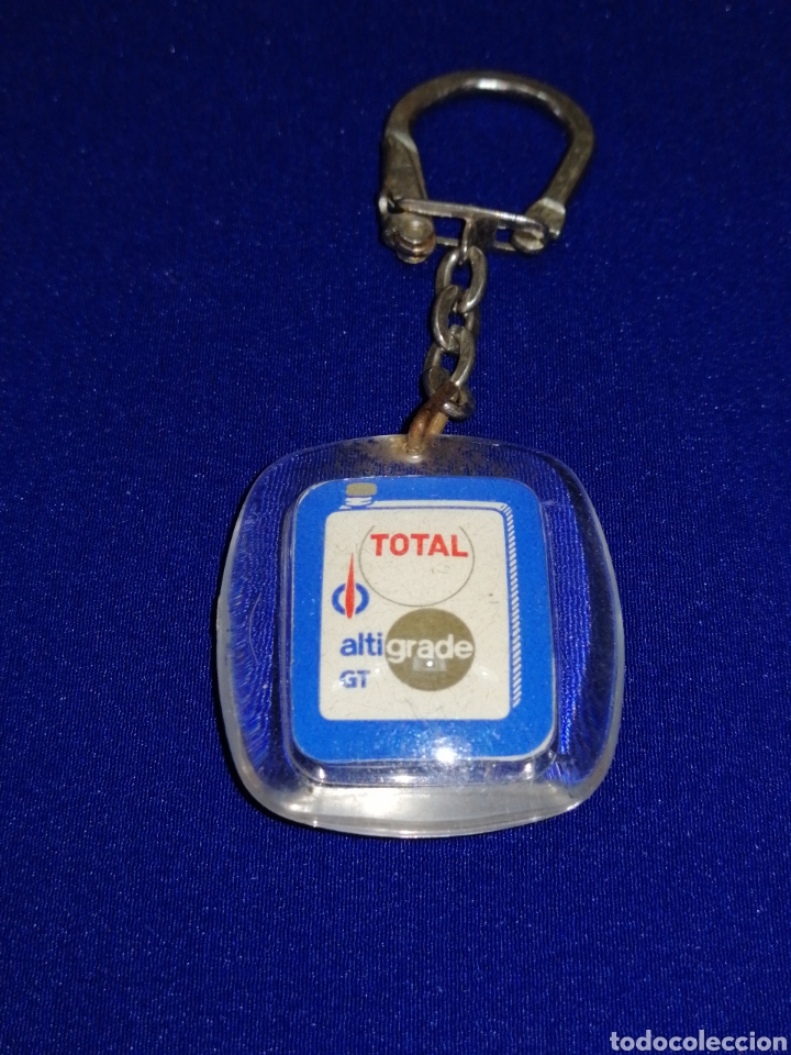 Collection of Keychains: PUBLICIDAD ACEITE TOTAL ALTIGRADO A&Ntilde;OS 60