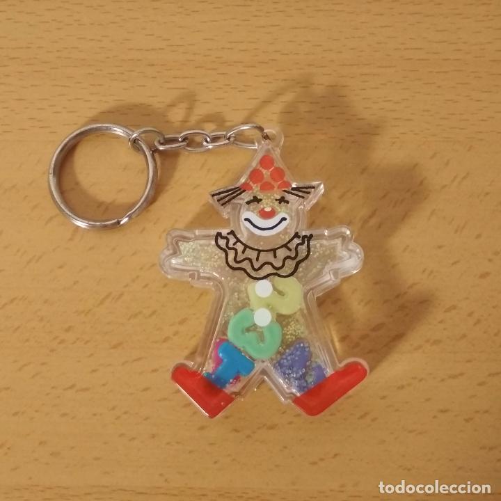 Coleccionismo de llaveros: Llavero de pl&aacute;stico payaso contento. Sonrisa. Alegr&iacute;a. Con purpurina. A&ntilde;os 90.