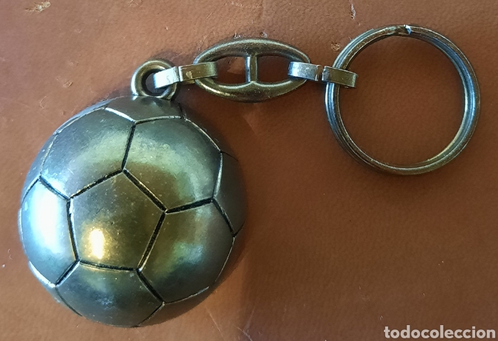 Coleccionismo de llaveros: Llavero real madrid - Foto 2