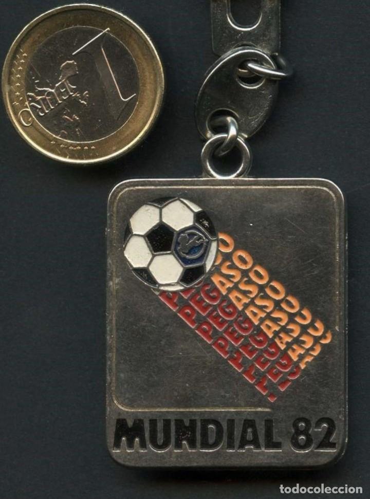 Coleccionismo de llaveros: LLAVERO CONMEMORATIVO, CAMIONES PEGASO, COPA MUNDIAL DE F&Uacute;TBOL ESPA&Ntilde;A 82
