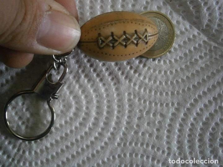 Collectionnisme de portes-cl&eacute;s: LLAVERO A&Ntilde;OS 70/80 DE PELOTA DE FUTBOL AMERICANO