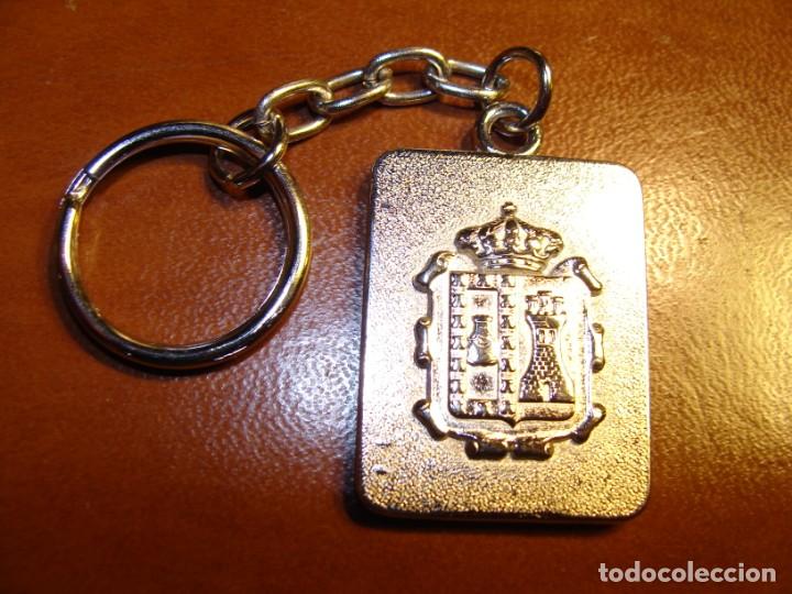 Collection of Keychains: ANTIGUO LLAVERO ESCUDO TORRE ALICANTE?