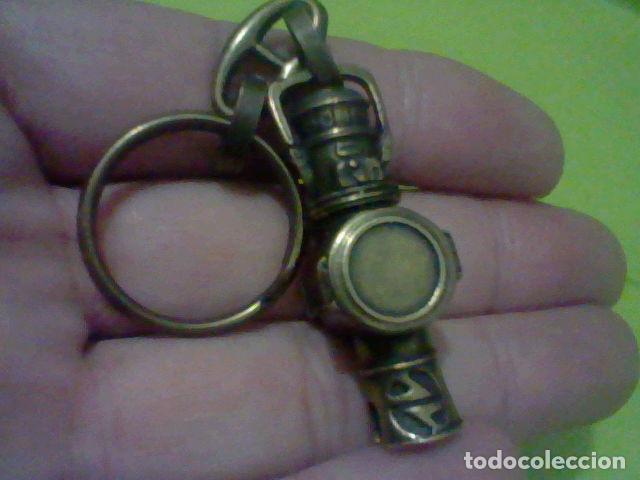 Coleccionismo de llaveros: RENFE TREN LLAVERO METAL DORADO 5 CMS ALTO