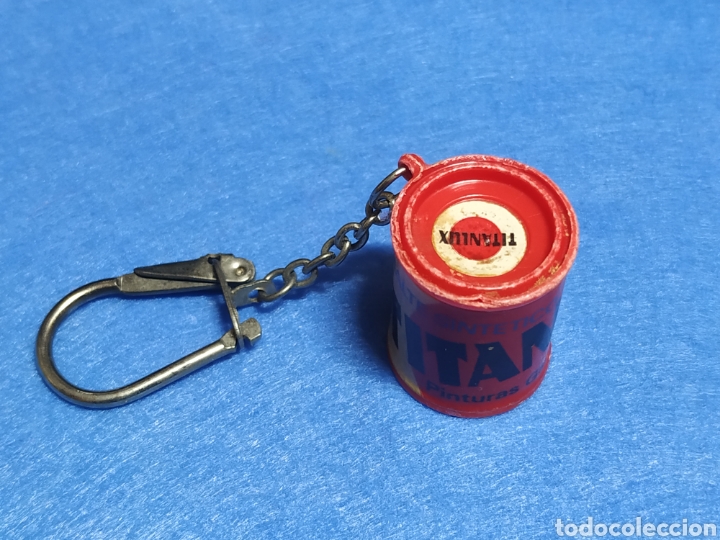 Coleccionismo de llaveros: Antiguo llavero lata esmalte titanlux - Foto 2