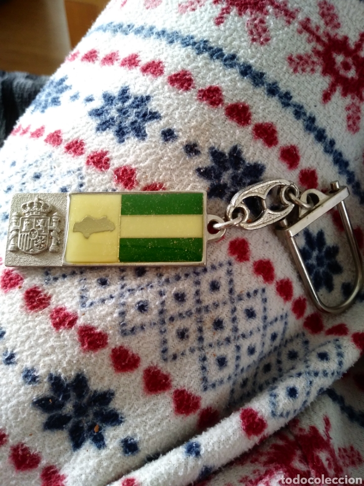 Coleccionismo de llaveros: Llavero de Andaluc&iacute;a con su bandera y con el escudo de Espa&ntilde;a