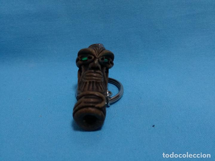 Sammlung von Schl&uuml;sselanh&auml;ngern: LLAVERO DE RESINA / CERAMICA - MINIATURA FIGURA TRIBAL (OBJETOS MINIATURAS)
