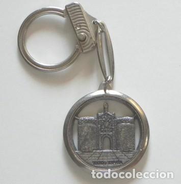 Coleccionismo de llaveros: ANTIGUO LLAVERO PUERTA BISAGRA - RECUERDO DE TOLEDO CASTILLA LA MANCHA ESPA&Ntilde;A MONUMENTO ARQUITECTURA