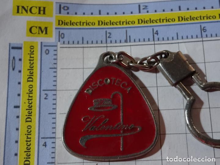 Collection of Keychains: LLAVERO DE DISCOTECAS BARES PUBS CLUBS. DISCOTECA VALENTINO BENALM&Aacute;DENA COSTA