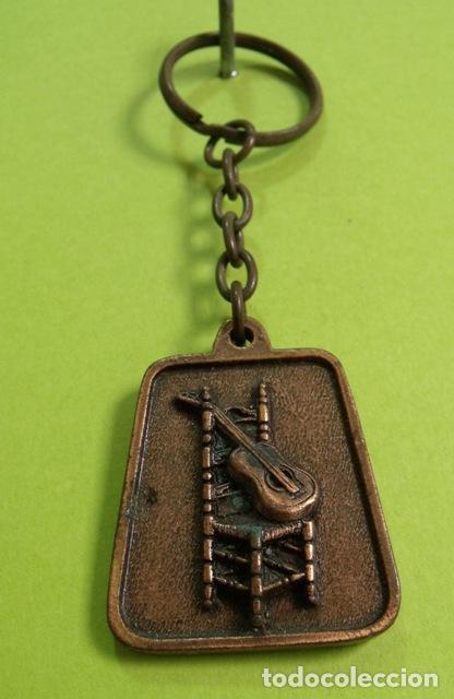 Coleccionismo de llaveros: Llavero Silla Sevillana y Guitarra - Recuerdo de un Flamenco de C&aacute;diz - Eduardo