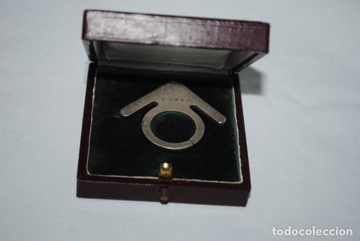 Collezionismo di Portachiavi: MEDALLA INSTITUTO TERRITORIAL SEVILLA .