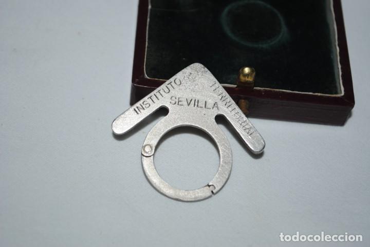 Coleccionismo de llaveros: MEDALLA INSTITUTO TERRITORIAL SEVILLA . - Foto 2