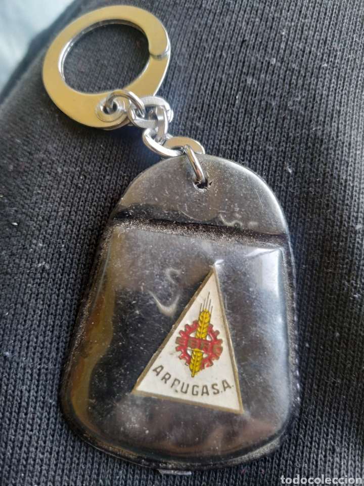 Collezionismo di Portachiavi: Llavero con insignia o placa camiones y maquinaria y veh&iacute;culos agr&iacute;colas EBRO Arrugasa