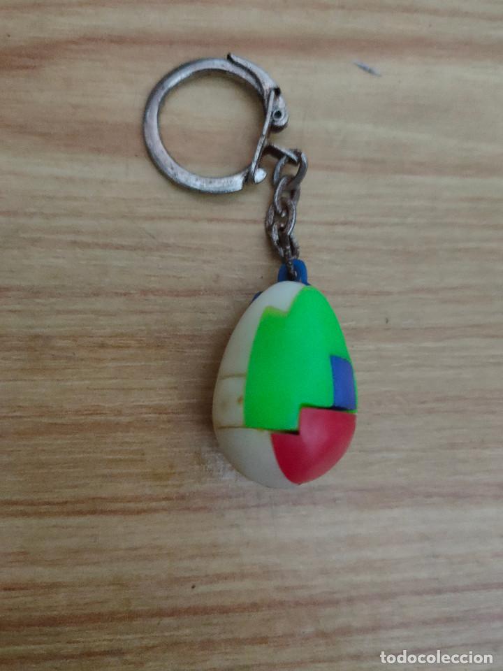 Coleccionismo de llaveros: Llavero puzzle / rompecabezas con forma de huevo - Foto 2