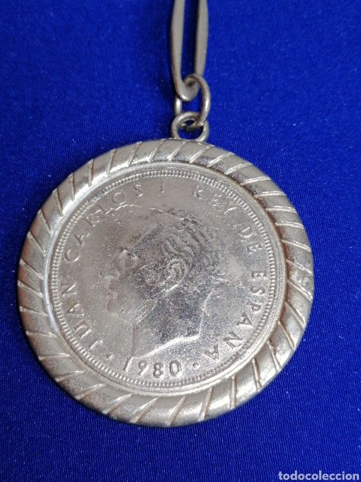 Coleccionismo de llaveros: LLAVERO MONEDA 100 PESETAS - Foto 2