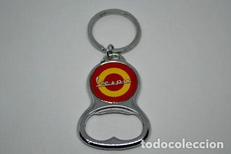 Coleccionismo de llaveros: llavero piaggio vespa rojo y amarillo destapador