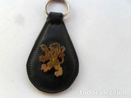 Coleccionismo de llaveros: llavero antiguo insignia peugeot 404 504 604 antiguo