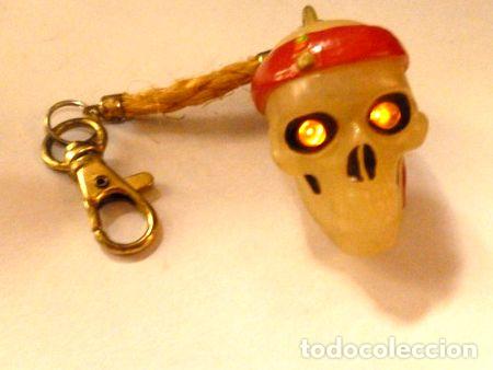 Coleccionismo de llaveros: disney piratas del caribe calavera linterna colgante llavero