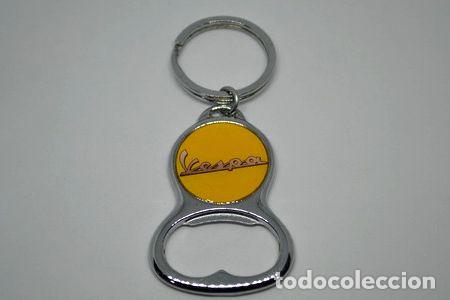 Coleccionismo de llaveros: llavero piaggio vespa amarillo destapador