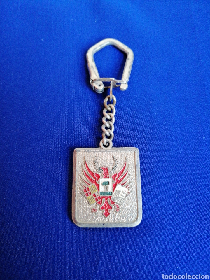 Collection of Keychains: LLAVERO PANTAL&Oacute;N STERLY SANTA CLARA