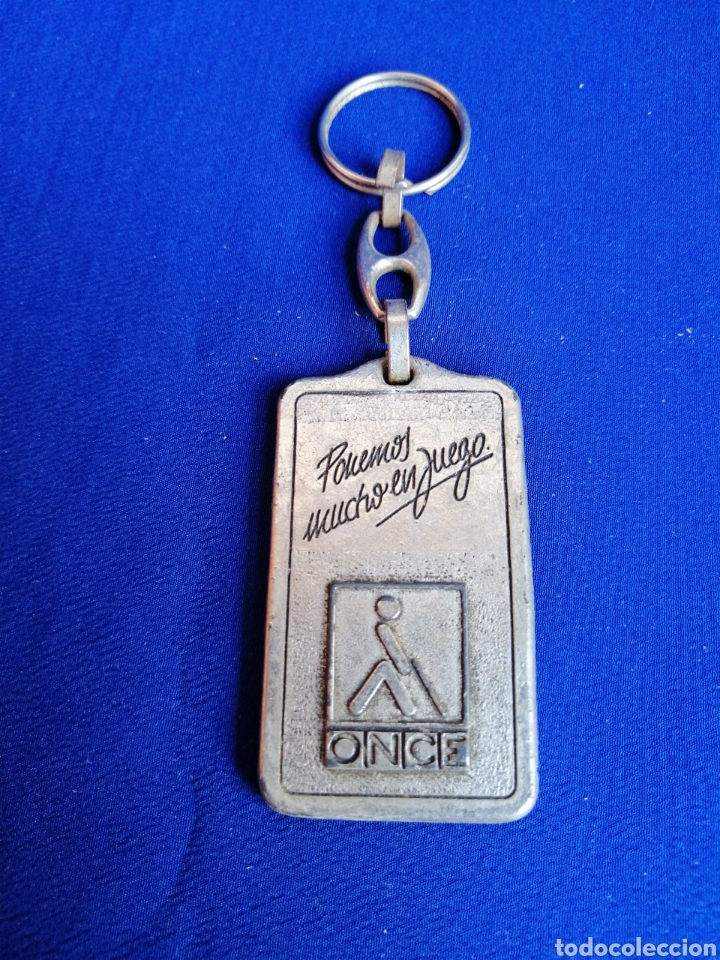 Collection of Keychains: LLAVERO ONCE Y CUP&Oacute;N ANTIGUO