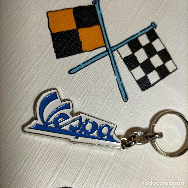 Coleccionismo de llaveros: LAVERO VESPA LOGOTIPO AZUL Y BLANCO ESMALTADO TROQUELADO SCOOTER MOD RALLY