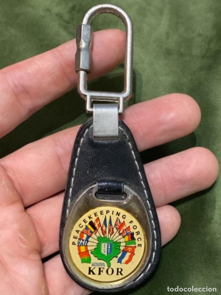 Collection of Keychains: ANTIGUO LLAVERO PEACE KEEPING FORCE KOSOVO