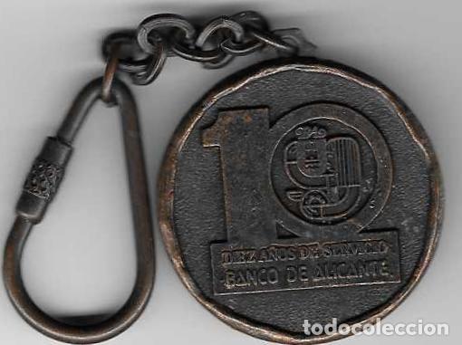 Collection of Keychains: Llavero Banco de Alicante. 10 a&ntilde;os de Servicio. metal. 18-482