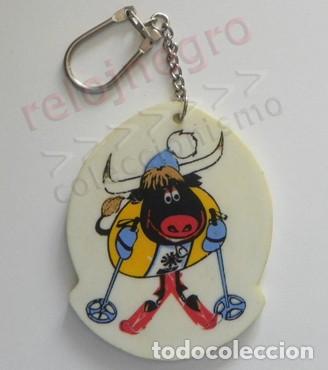 Coleccionismo de llaveros: ANTIGUO LLAVERO DE SIERRA NEVADA - SOL Y NIEVE - TORO CON ESQU&Iacute;ES - &iquest; MASCOTA ?- GRANADA - ANDALUC&Iacute;A