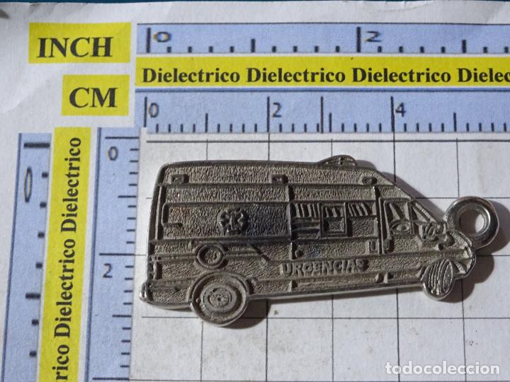 Sammlung von Schl&uuml;sselanh&auml;ngern: LLAVERO DE COCHES MOTOS. AMBULANCIA TROQUELADA. RUTE C&Oacute;RDOBA