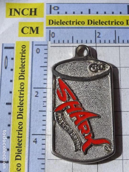 Collection of Keychains: LLAVERO DE BEBIDAS. SHARK ENERGY DRINK
