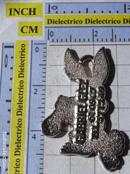 Coleccionismo de llaveros: LLAVERO CONEJITO CON SACO DE DINERO - Foto 2