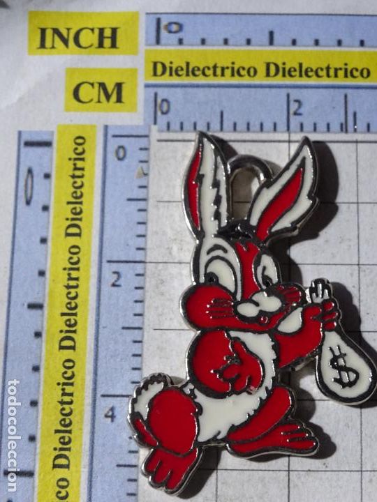 Coleccionismo de llaveros: LLAVERO CONEJITO CON SACO DE DINERO - Foto 1
