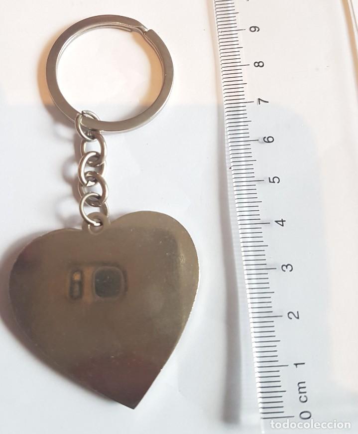 Coleccionismo de llaveros: llavero recuerdo de Sevilla en forma de coraz&oacute;n - Foto 4