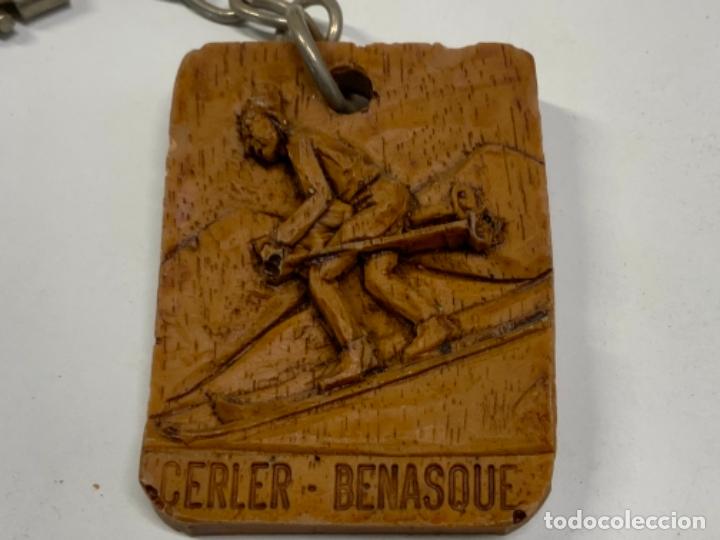 Coleccionismo de llaveros: Antiguo llavero de esqu&iacute; en cerler y benasque