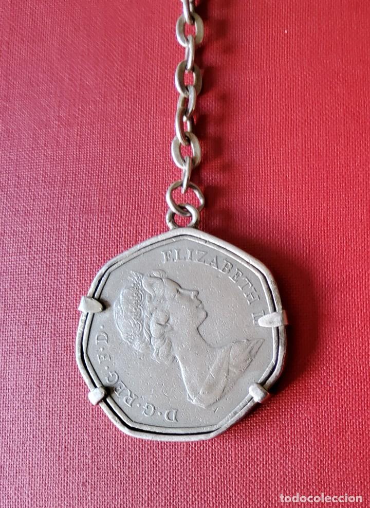 Coleccionismo de llaveros: LLAVERO CON MONEDA INGLESA - Foto 1
