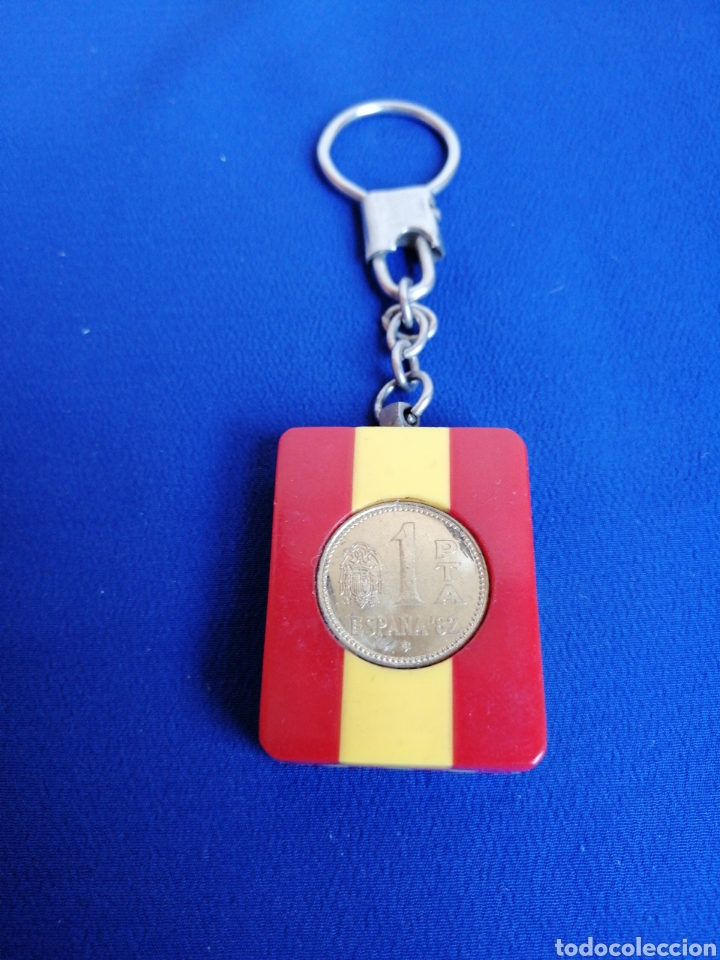 Sammlung von Schl&uuml;sselanh&auml;ngern: LLAVERO 1 PESETAS BANDERA NACIONAL Y REAL SE&Ntilde;ERA VALENCIANA (ANTIGUO)