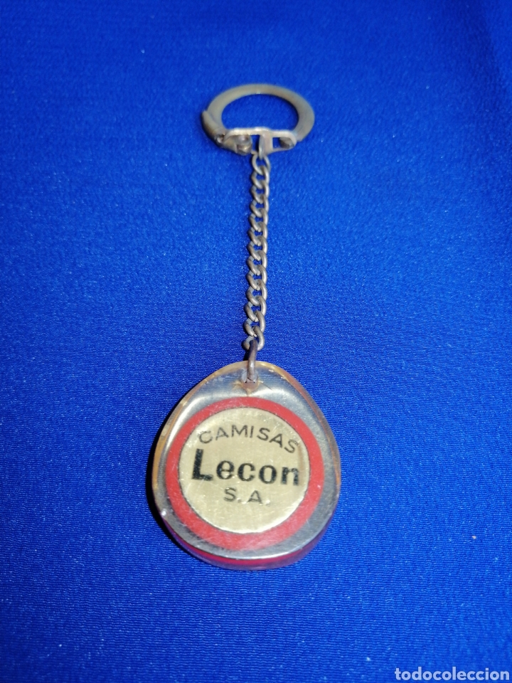 Collection of Keychains: LLAVERO CAMISAS LECON