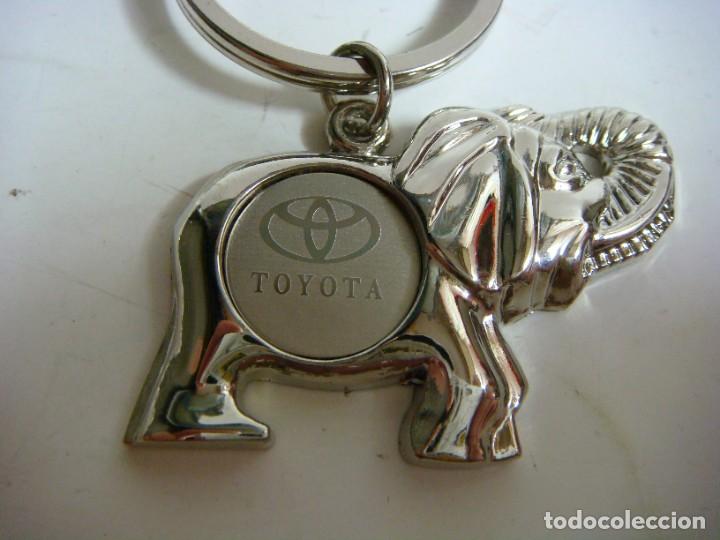 Coleccionismo de llaveros: LLAVERO ELEFANTE MARCA DE COCHE TOYOTE (&)